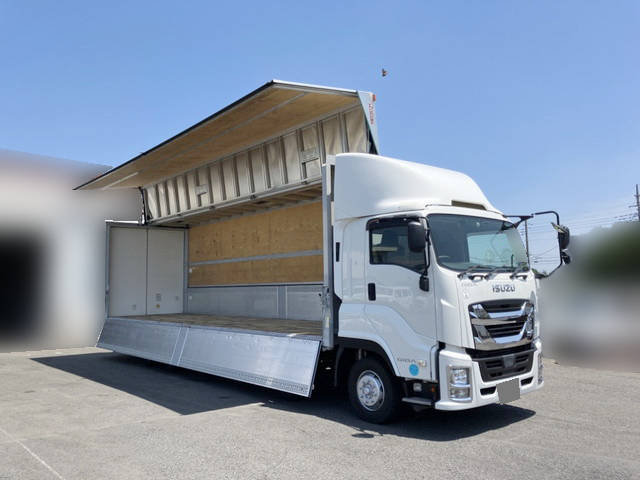 いすゞギガアルミウイング大型（10t）[写真09]