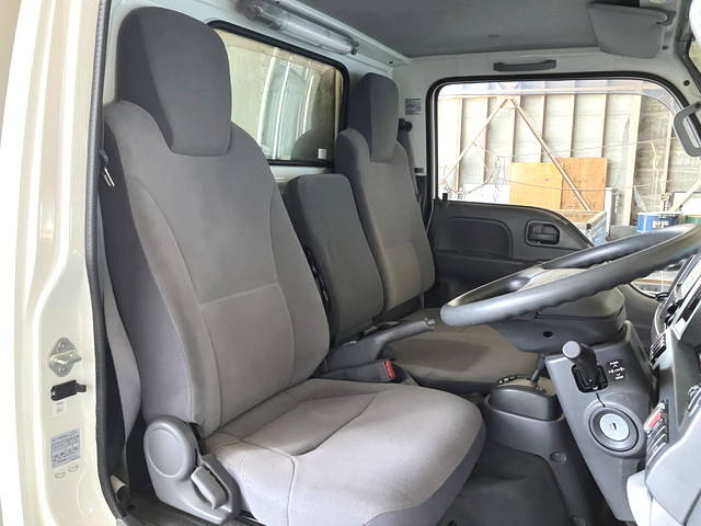 いすゞエルフパネルバン小型（2t・3t）[写真26]