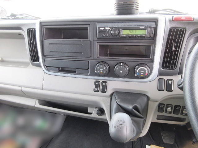 三菱ふそうキャンターアルミウイング小型（2t・3t）[写真10]