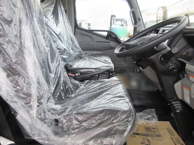 三菱ふそうキャンターアルミウイング小型（2t・3t）[写真20]