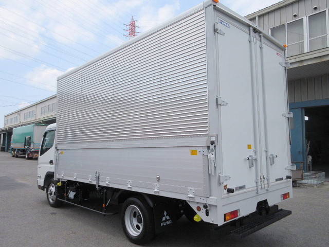 三菱ふそうキャンターアルミウイング小型（2t・3t）[写真04]