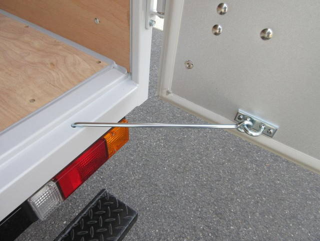 三菱ふそうキャンターアルミバン小型（2t・3t）[写真10]