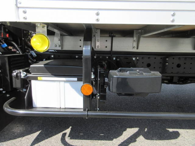 三菱ふそうキャンターアルミバン小型（2t・3t）[写真14]