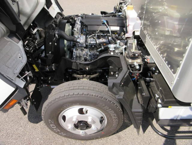 三菱ふそうキャンターアルミバン小型（2t・3t）[写真18]