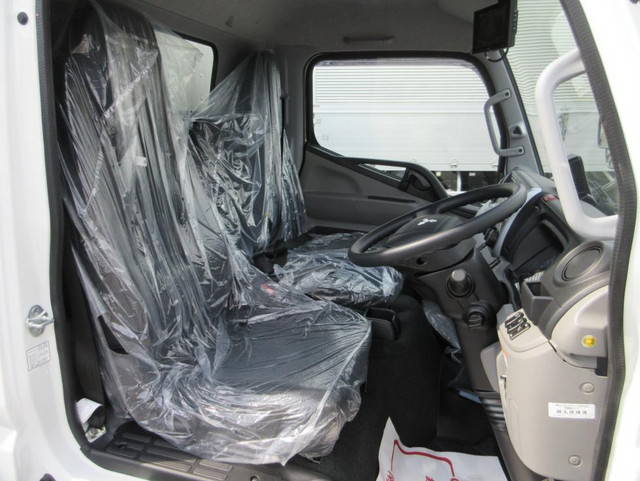 三菱ふそうキャンターアルミバン小型（2t・3t）[写真21]