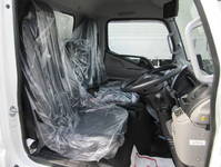 三菱ふそうキャンターアルミバン小型（2t・3t）[写真21]