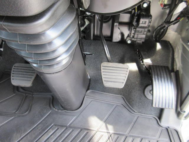 三菱ふそうキャンターアルミバン小型（2t・3t）[写真25]