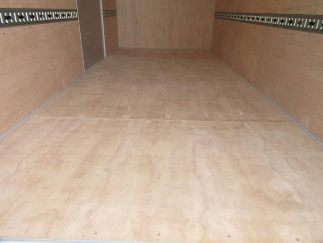 三菱ふそうキャンターアルミバン小型（2t・3t）[写真12]