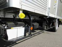 三菱ふそうキャンターアルミバン小型（2t・3t）[写真13]