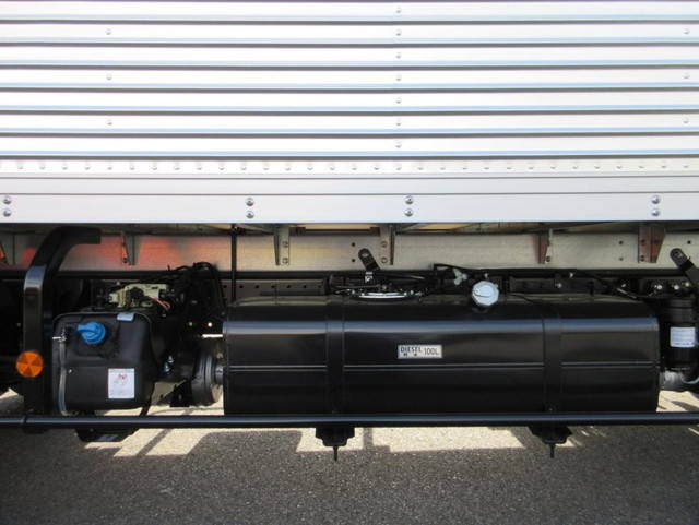 三菱ふそうキャンターアルミバン小型（2t・3t）[写真14]