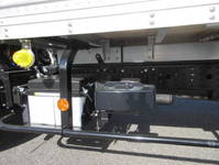 三菱ふそうキャンターアルミバン小型（2t・3t）[写真17]