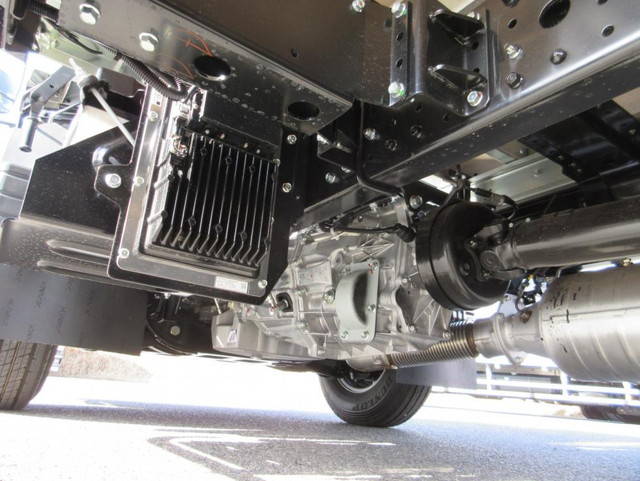 三菱ふそうキャンターアルミバン小型（2t・3t）[写真21]