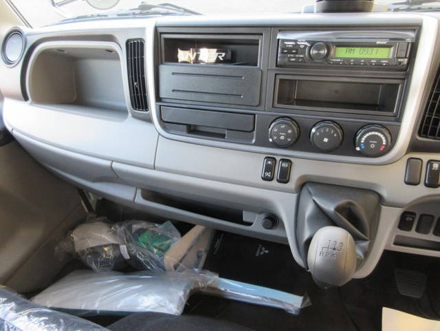 三菱ふそうキャンターアルミバン小型（2t・3t）[写真31]