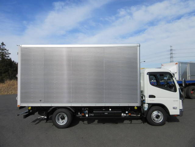 三菱ふそうキャンターアルミバン小型（2t・3t）[写真05]