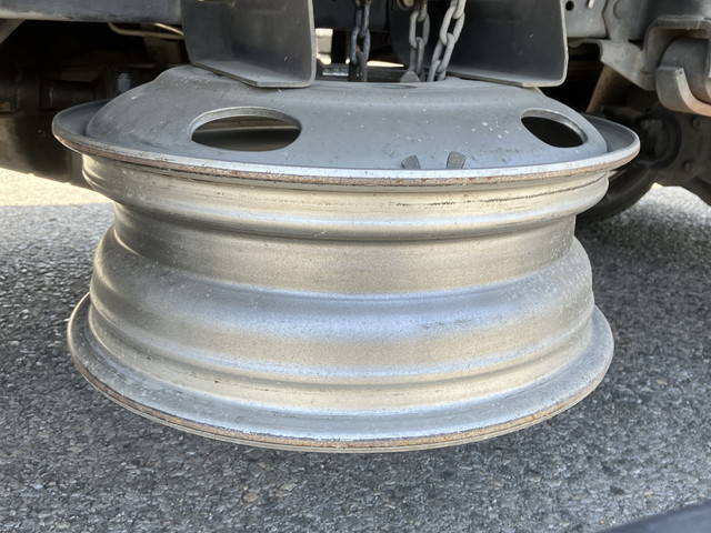 いすゞエルフ幌ウイング小型（2t・3t）[写真15]