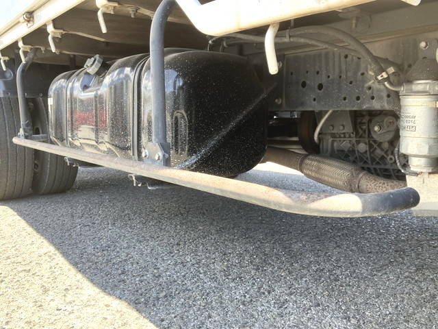 いすゞエルフ幌ウイング小型（2t・3t）[写真16]