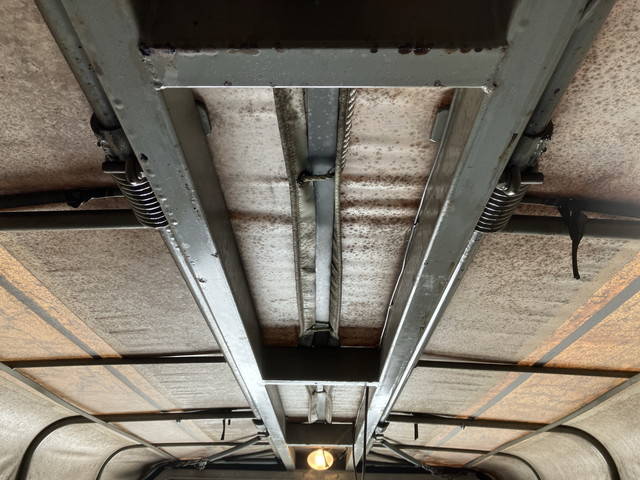 いすゞエルフ幌ウイング小型（2t・3t）[写真21]