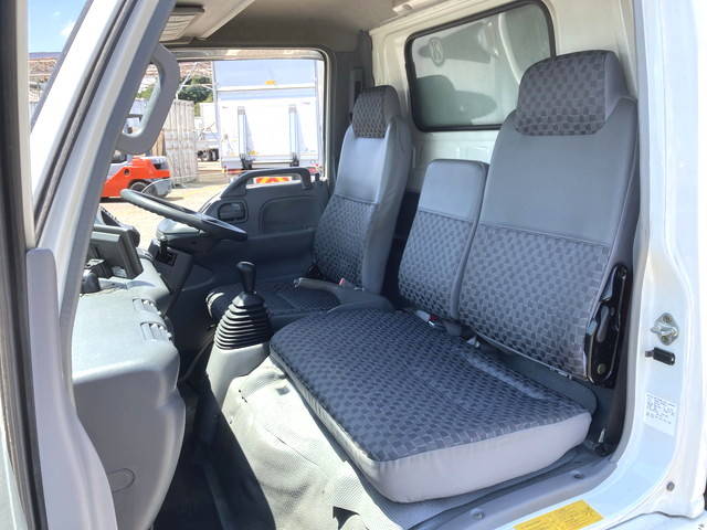 いすゞエルフ幌ウイング小型（2t・3t）[写真28]