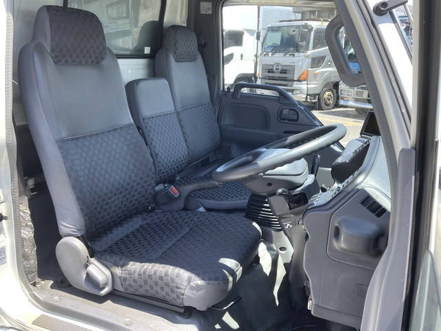 いすゞエルフ幌ウイング小型（2t・3t）[写真29]