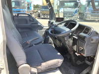 いすゞエルフ幌ウイング小型（2t・3t）[写真32]