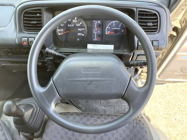 いすゞエルフ幌ウイング小型（2t・3t）[写真33]