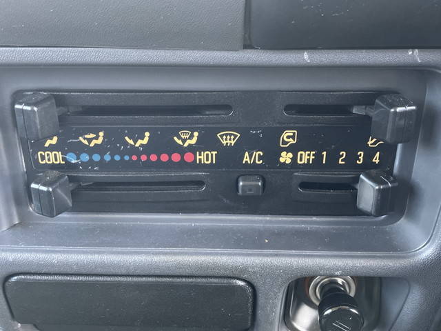 いすゞエルフ幌ウイング小型（2t・3t）[写真36]