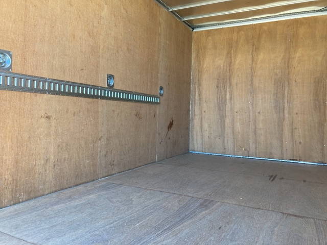 いすゞエルフアルミバン小型（2t・3t）[写真11]