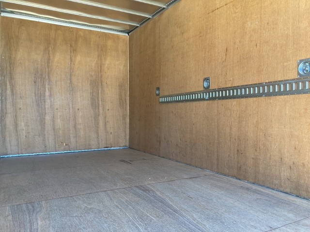 いすゞエルフアルミバン小型（2t・3t）[写真12]