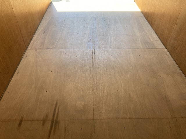 いすゞエルフアルミバン小型（2t・3t）[写真13]