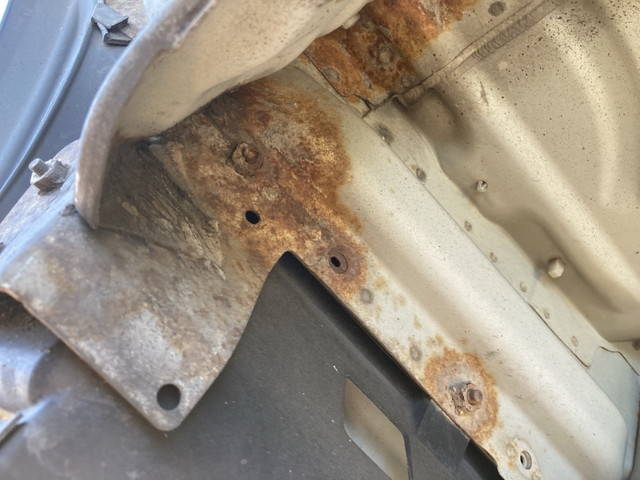 いすゞエルフアルミバン小型（2t・3t）[写真23]