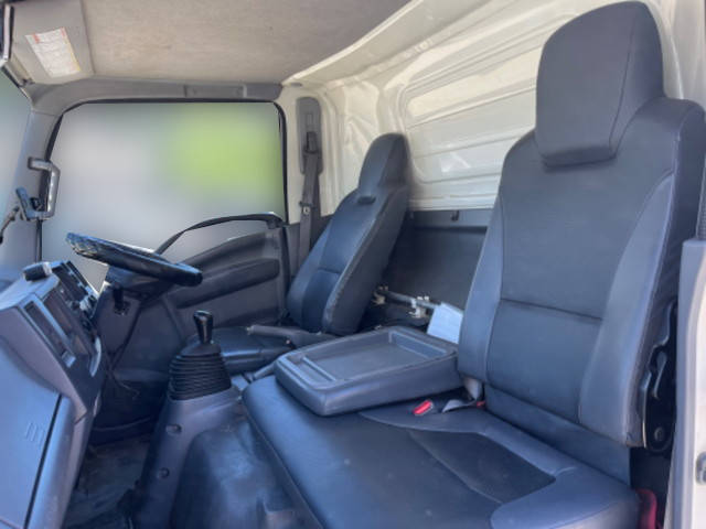 いすゞエルフアルミバン小型（2t・3t）[写真28]