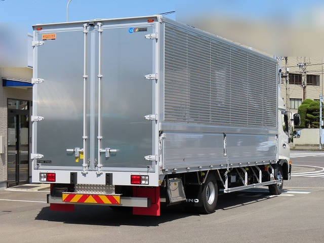 日野レンジャーアルミウイング中型（4t）[写真02]