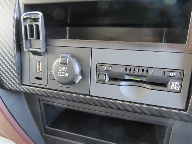 日野レンジャーアルミウイング中型（4t）[写真21]