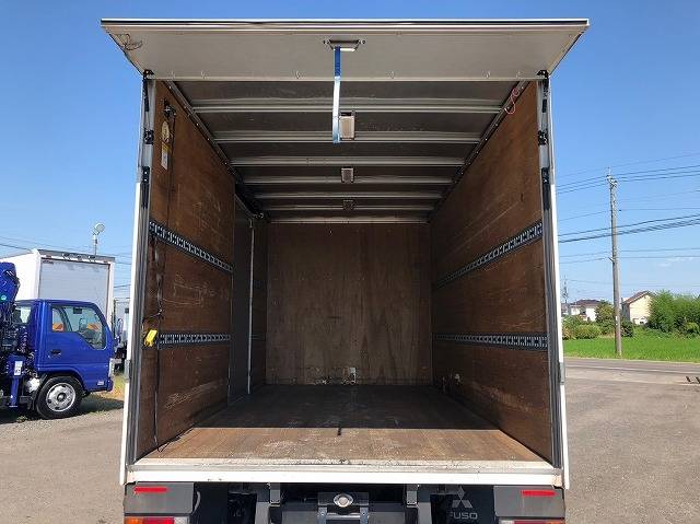 三菱ふそうキャンターアルミバン小型（2t・3t）[写真10]