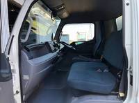 三菱ふそうキャンターアルミバン小型（2t・3t）[写真18]