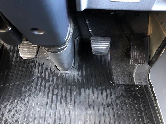 三菱ふそうキャンターアルミバン小型（2t・3t）[写真22]