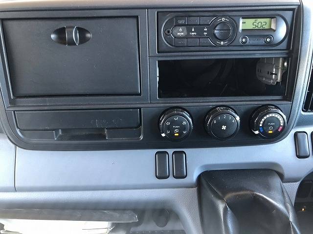 三菱ふそうキャンターアルミバン小型（2t・3t）[写真23]