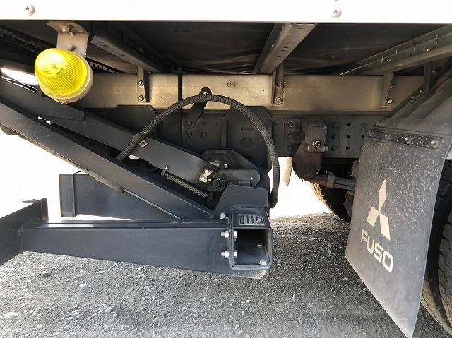 三菱ふそうキャンターアルミバン小型（2t・3t）[写真31]
