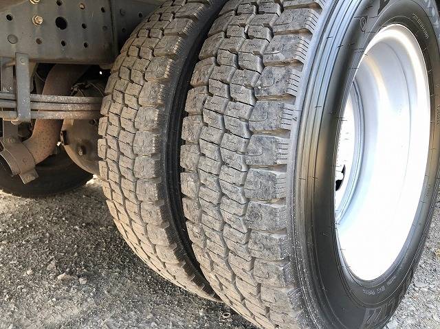 三菱ふそうキャンターアルミバン小型（2t・3t）[写真32]