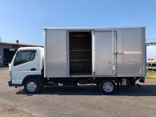 三菱ふそうキャンターアルミバン小型（2t・3t）[写真07]