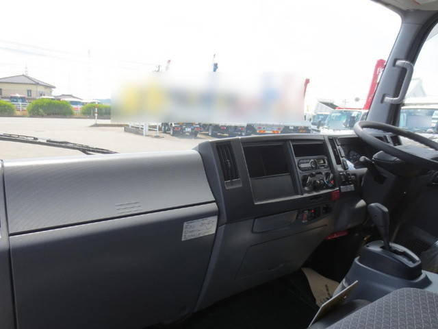 いすゞエルフアルミバン小型（2t・3t）[写真15]