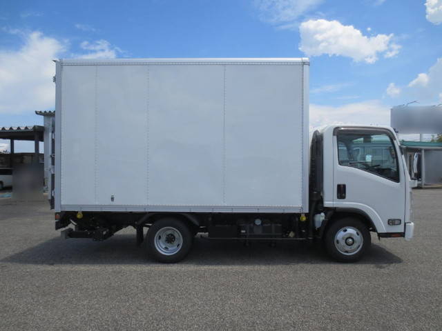 いすゞエルフアルミバン小型（2t・3t）[写真06]