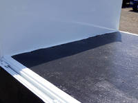 三菱ふそうキャンター平ボディ小型（2t・3t）[写真12]