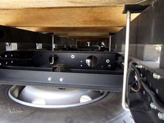 三菱ふそうキャンター平ボディ小型（2t・3t）[写真19]