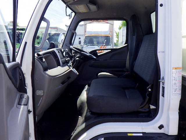 三菱ふそうキャンター平ボディ小型（2t・3t）[写真24]