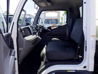 三菱ふそうキャンター平ボディ小型（2t・3t）[写真24]