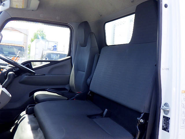 三菱ふそうキャンター平ボディ小型（2t・3t）[写真25]