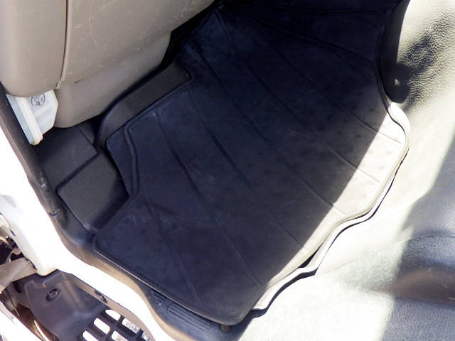 三菱ふそうキャンター平ボディ小型（2t・3t）[写真26]