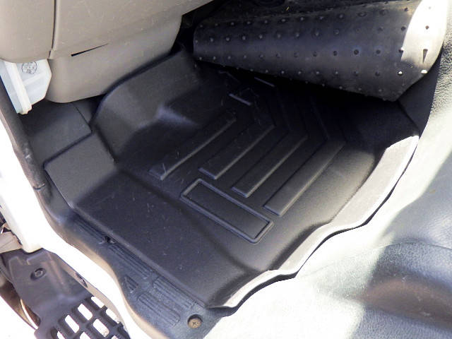 三菱ふそうキャンター平ボディ小型（2t・3t）[写真27]