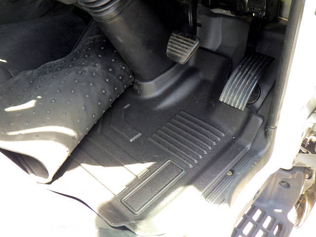 三菱ふそうキャンター平ボディ小型（2t・3t）[写真30]